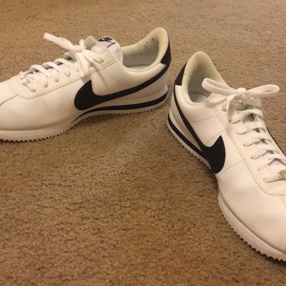 Nike’s - Picture 2 of 4